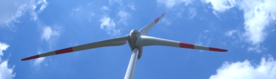 Berlins erste Windkraftanlage in Berlin-Pankow (Foto: www.daniel-buchholz.de, 19.06.08)