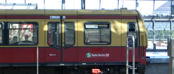 S-Bahn Berlin Bahnhof Spandau auf www.daniel-buchholz.de